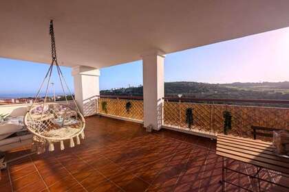 Apartment for sale in San Roque, Cádiz. 