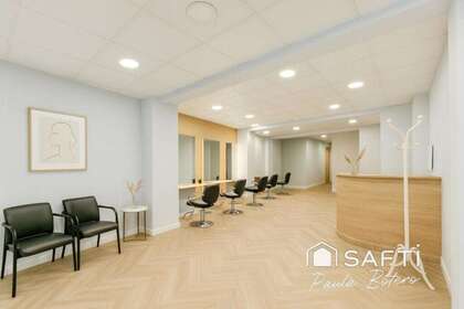 Commercial premise for sale in Vilanova i La Geltrú, Barcelona. 