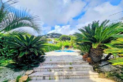 Domy na prodej v Malgrat de Mar, Barcelona. 