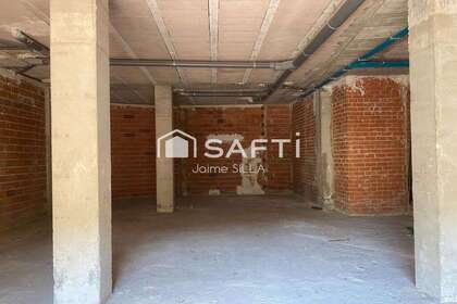 Commercial premise for sale in Torrent, Valencia. 