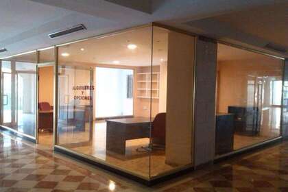 Obchodní prostory v Estepona, Málaga. 