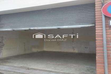 Commercial premise for sale in Gironella, Barcelona. 