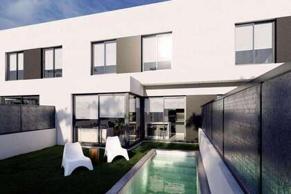 Řadový dům na prodej v Casarrubuelos, Madrid. 