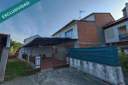 Chalet Adosado venta en Villadecanes, León. 