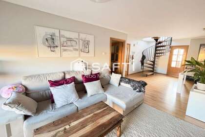 Casa a due piani vendita in Vilafranca del Penedès, Barcelona. 