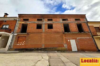 Gebouwen verkoop in Sordillos, Burgos. 