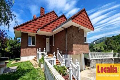 房子 进入 Cantabria. 