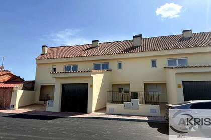 联排别墅 出售 进入 Torre de Esteban Hambrán (La), Toledo. 