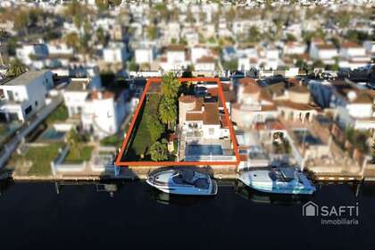 Huizen verkoop in Empuriabrava, Girona. 