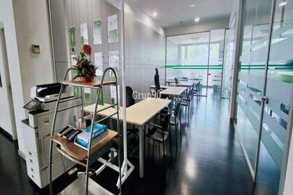 Office in Lleida, Lérida (Lleida). 