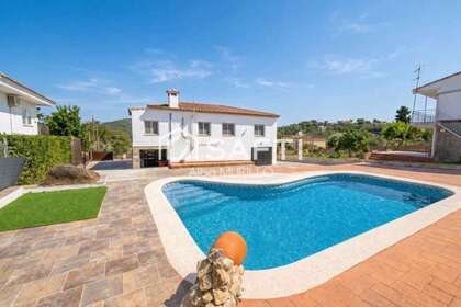 Maison de ville vendre en Canyelles, Barcelona. 