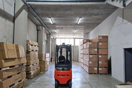 Nave industrial en Badalona, Barcelona. 