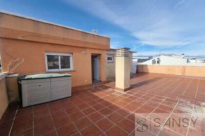 Duplex for sale in Valencia. 