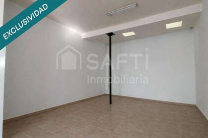 Commercial premise for sale in Vitigudino, Salamanca. 
