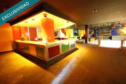 Building for sale in Noceda, León. 