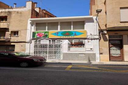 Commercial premise for sale in Ulldecona, Tarragona. 