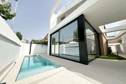 Maison de ville vendre en Torre de la Horadada, Alicante. 
