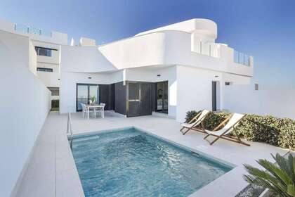 Casa Cluster venda em Torrevieja, Alicante. 