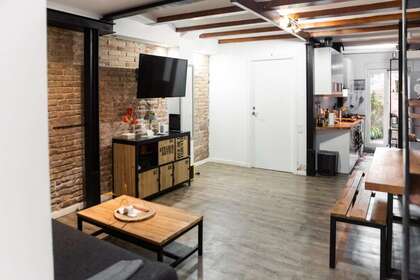 Duplex/todelt hus til salg i Barcelona. 