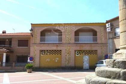 Handelspanden verkoop in San Román de los Montes, Toledo. 
