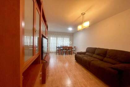 平 出售 进入 Lleida, Lérida (Lleida). 