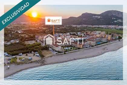 Апартаменты Продажа в Torroella de Montgrí, Girona. 