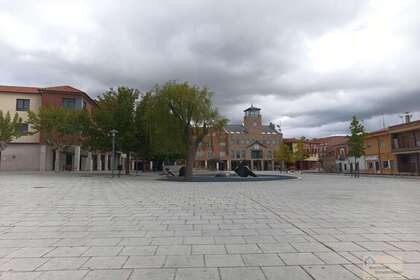 商业物业 出售 进入 Cistérniga, Valladolid. 
