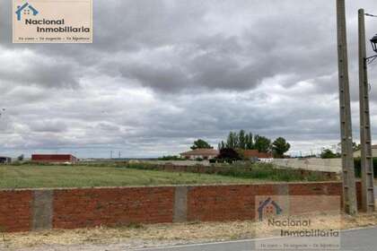 城市积 出售 进入 Nava de Arévalo, Ávila. 