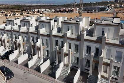Таунхаус Продажа в Alicante/Alacant. 