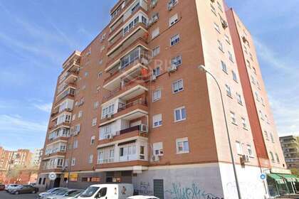 平 出售 进入 Fuenlabrada, Madrid. 