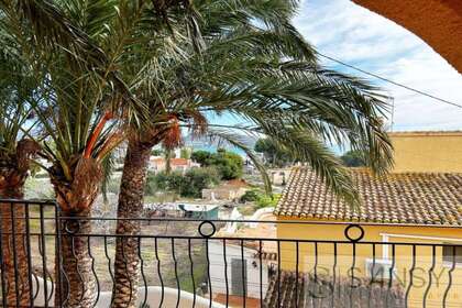 House for sale in Alicante. 