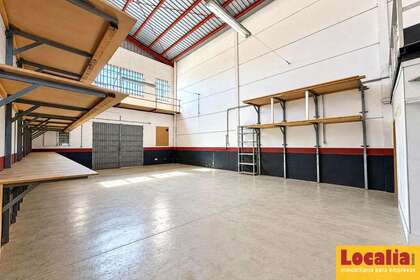 仓库 出售 进入 Boadilla del Monte, Madrid. 