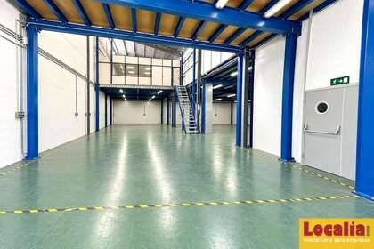 仓库 出售 进入 Boadilla del Monte, Madrid. 