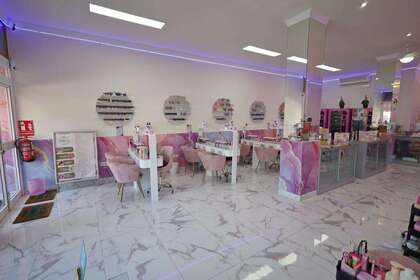 Commercial premise for sale in Benalmádena, Málaga. 
