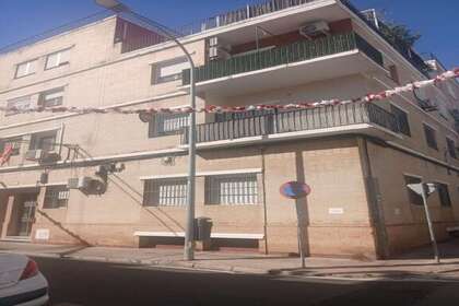 平 出售 进入 Sevilla. 