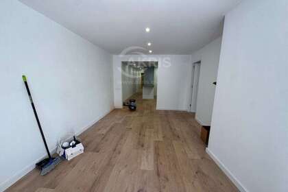平 出售 进入 Blanes, Girona. 