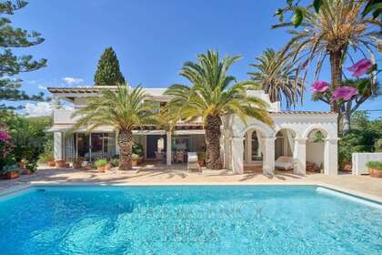 房子 出售 进入 Santa Eulalia del Río, Baleares (Illes Balears), Ibiza. 