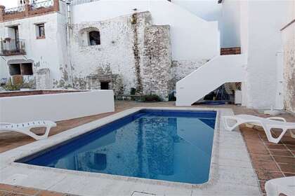 联排别墅 出售 进入 Alpandeire, Málaga. 