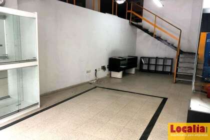 商业物业 出售 进入 Torrelavega, Cantabria. 