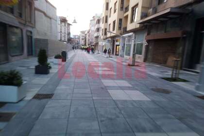 商业物业 出售 进入 Torrelavega, Cantabria. 