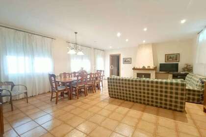 平 出售 进入 Lleida, Lérida (Lleida). 
