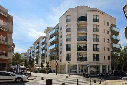 商业物业 出售 进入 Cambrils, Tarragona. 