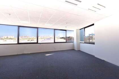 Building for sale in Madrid. 