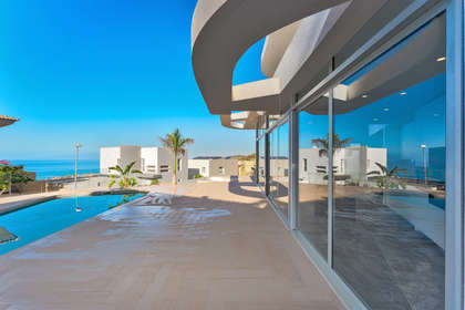 Villa venta en Roque Del Conde, Adeje, Santa Cruz de Tenerife, Tenerife. 
