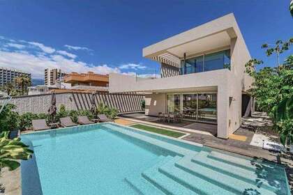 别墅 出售 进入 Playa de Las Americas, Arona, Santa Cruz de Tenerife, Tenerife. 