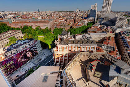 Flat for sale in Cortes de Madrid, Centro. 
