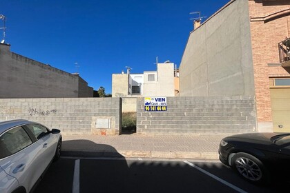 Stedelijke terreinen verkoop in Nucleo Urbano, Rafelbunyol, Valencia. 