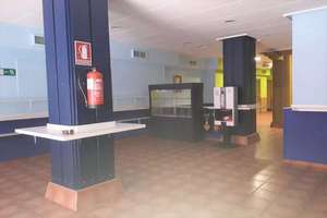 Commercial premise in Centro, Valdepeñas, Ciudad Real. 