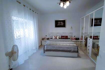 House for sale in Convento, Valdepeñas, Ciudad Real. 