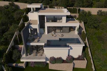 Chalet for sale in Cumbre del sol, Alicante. 